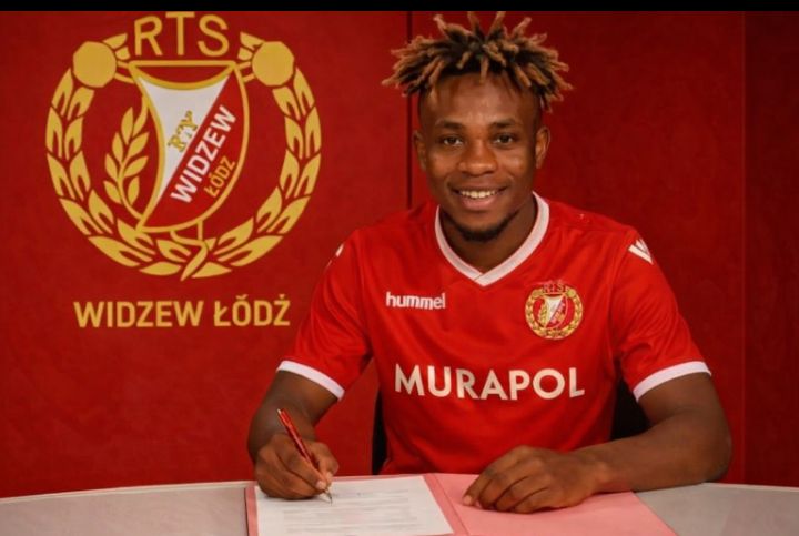 Widzew Łódź rozpoczyna nowy rozdział po zmianie trenera i przyjściu młodego talentu z Nigerii…